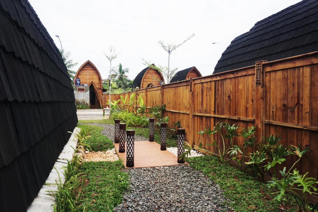 Collection O 9 Villa Ubud Anyer Exterior foto