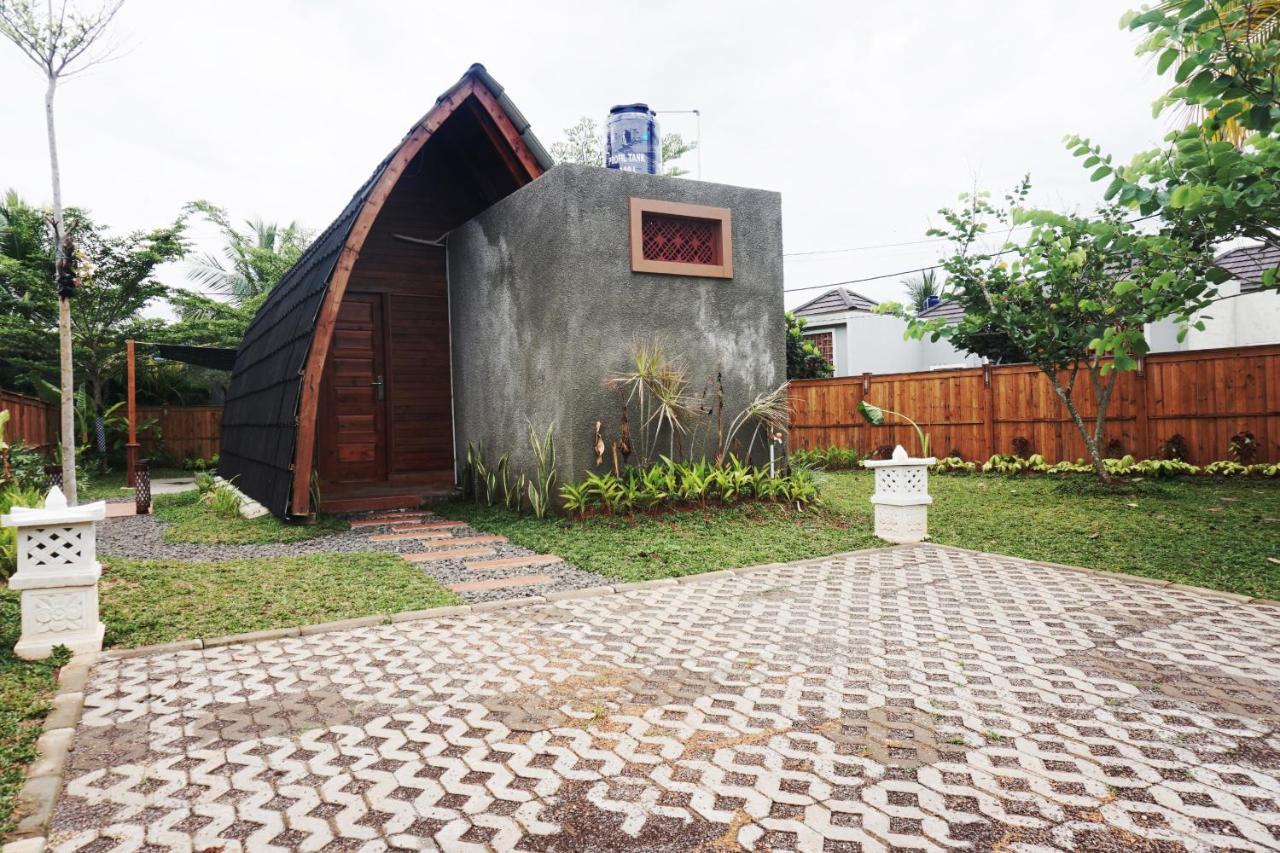 Collection O 9 Villa Ubud Anyer Exterior foto