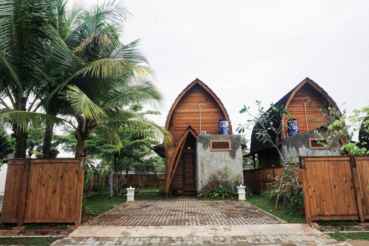 Collection O 9 Villa Ubud Anyer Exterior foto